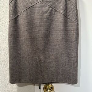 Elegant Macarena Lorca Wool Houndstooth Pencil Skirt